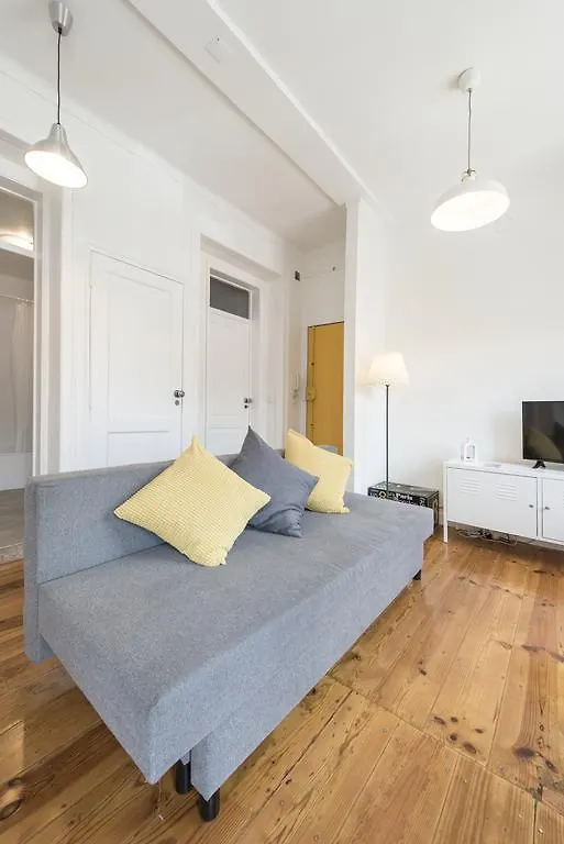 Cozy Apartment With Castel View Lissabon