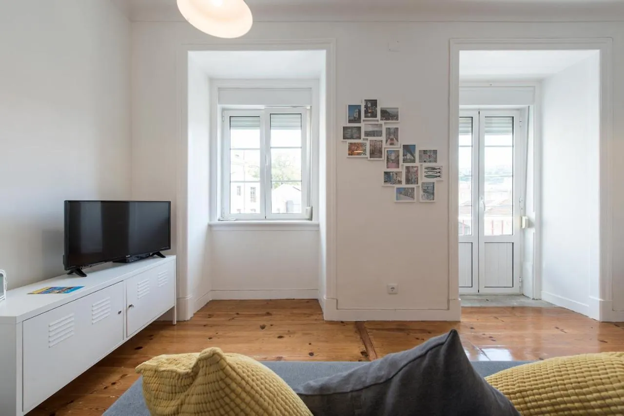 Cozy Apartment With Castel View Lisboa Portugal