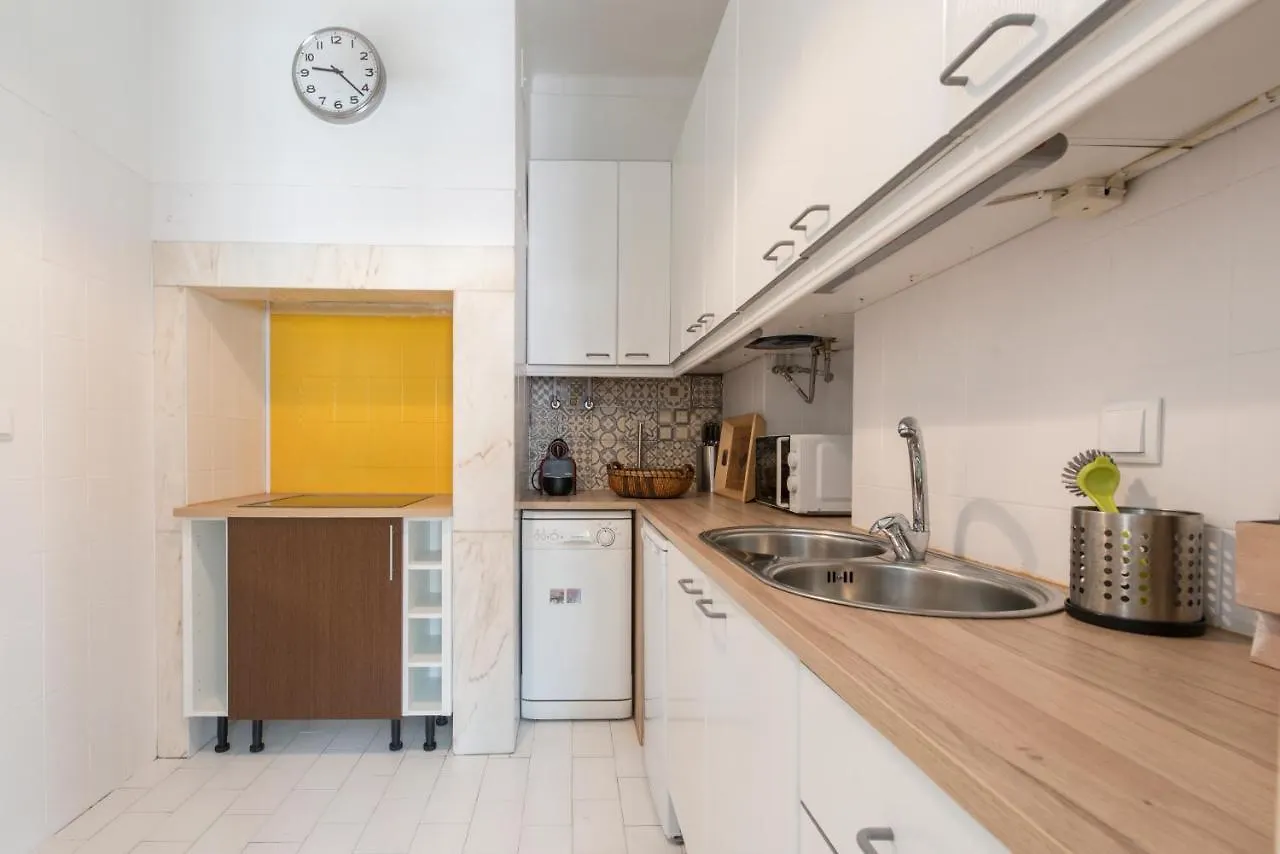 Cozy Apartment With Castel View Lisboa Portugal
